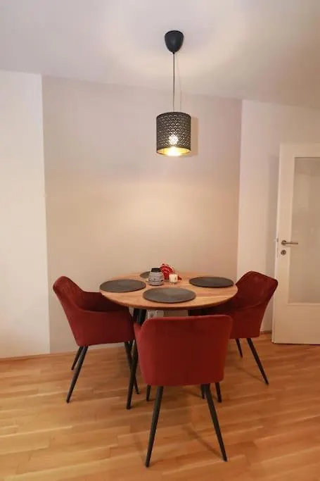 Ich Teile Mein Zuhause, Vienna Apartment