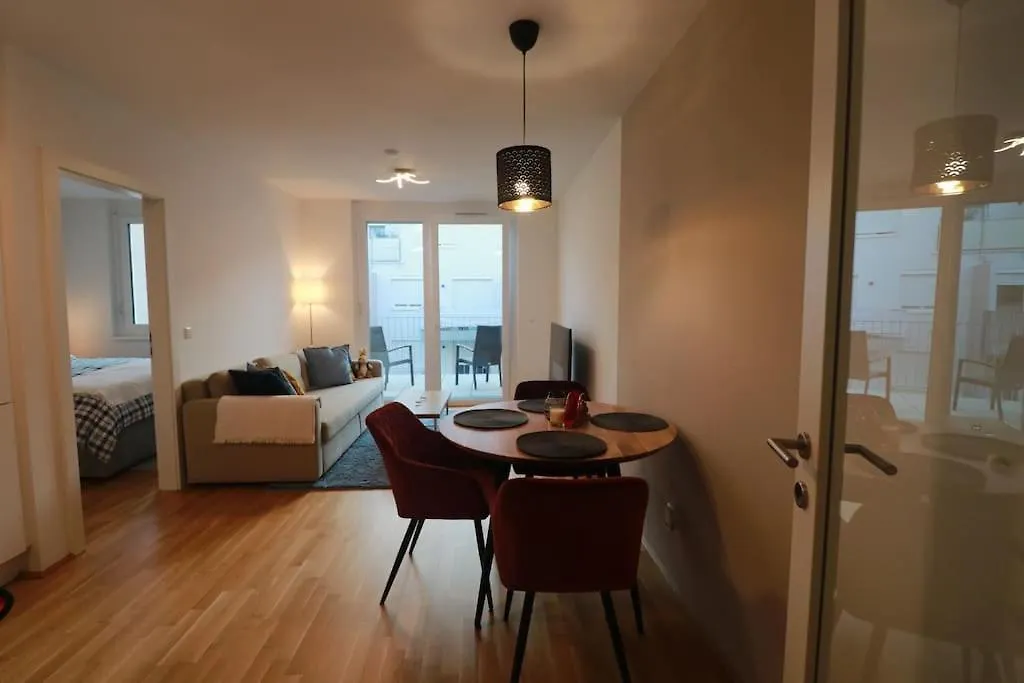 Ich Teile Mein Zuhause, Vienna 0*,  Austria